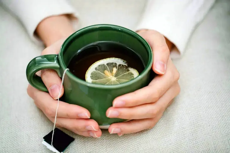 5 Health Benefits of Drinking Green Tea with Lemon.