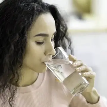 Kickstart Your Day the Simple Way: The Gentle Power of Morning Warm Water.